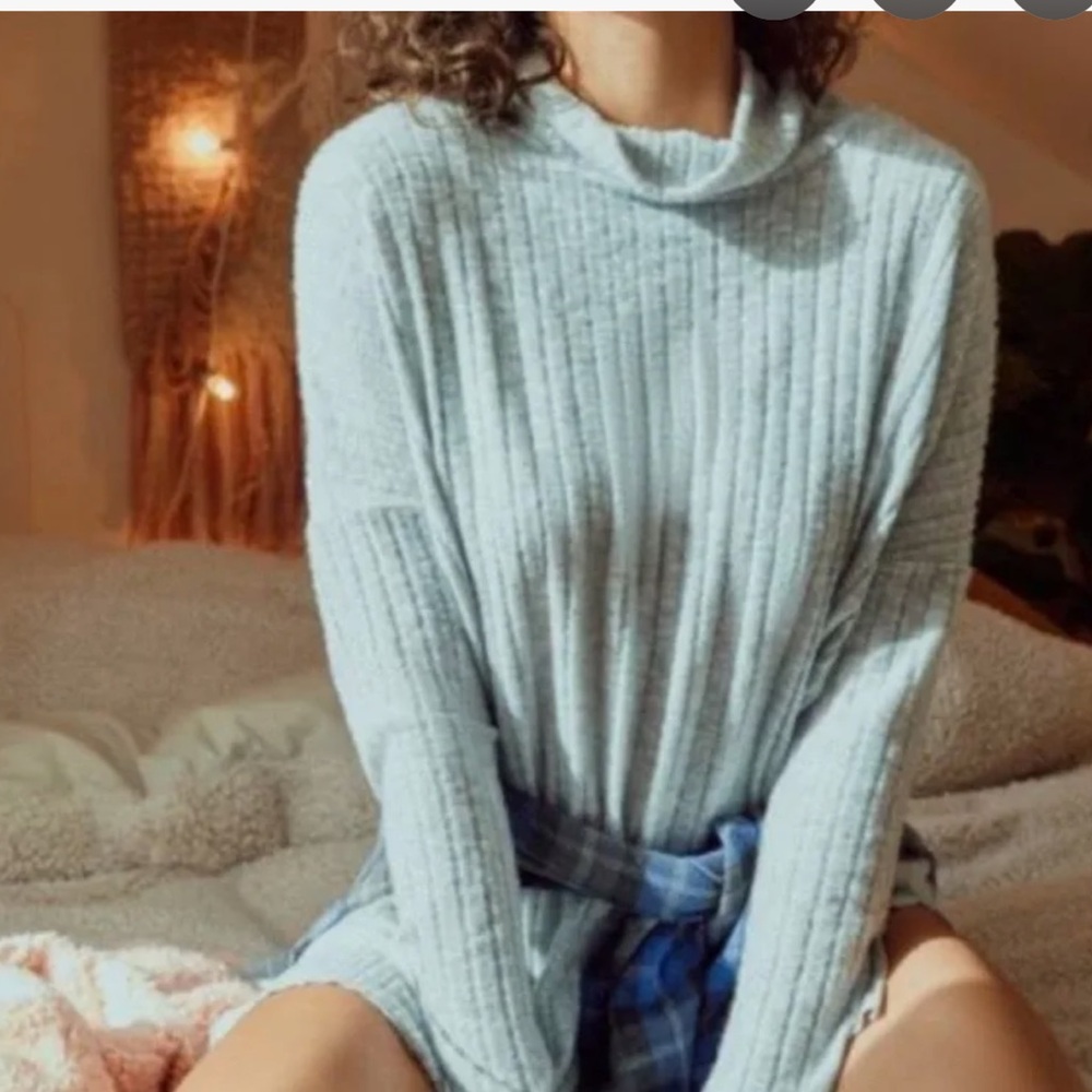 Urban Outfitters Light Gray Turtleneck Sweater